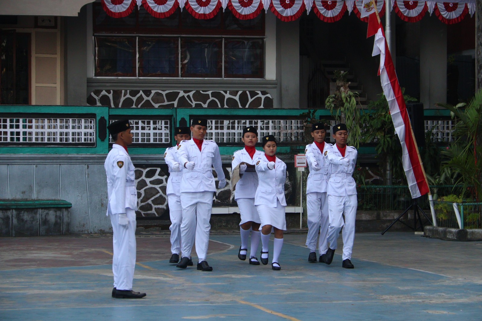 HUT RI 81 (3)
